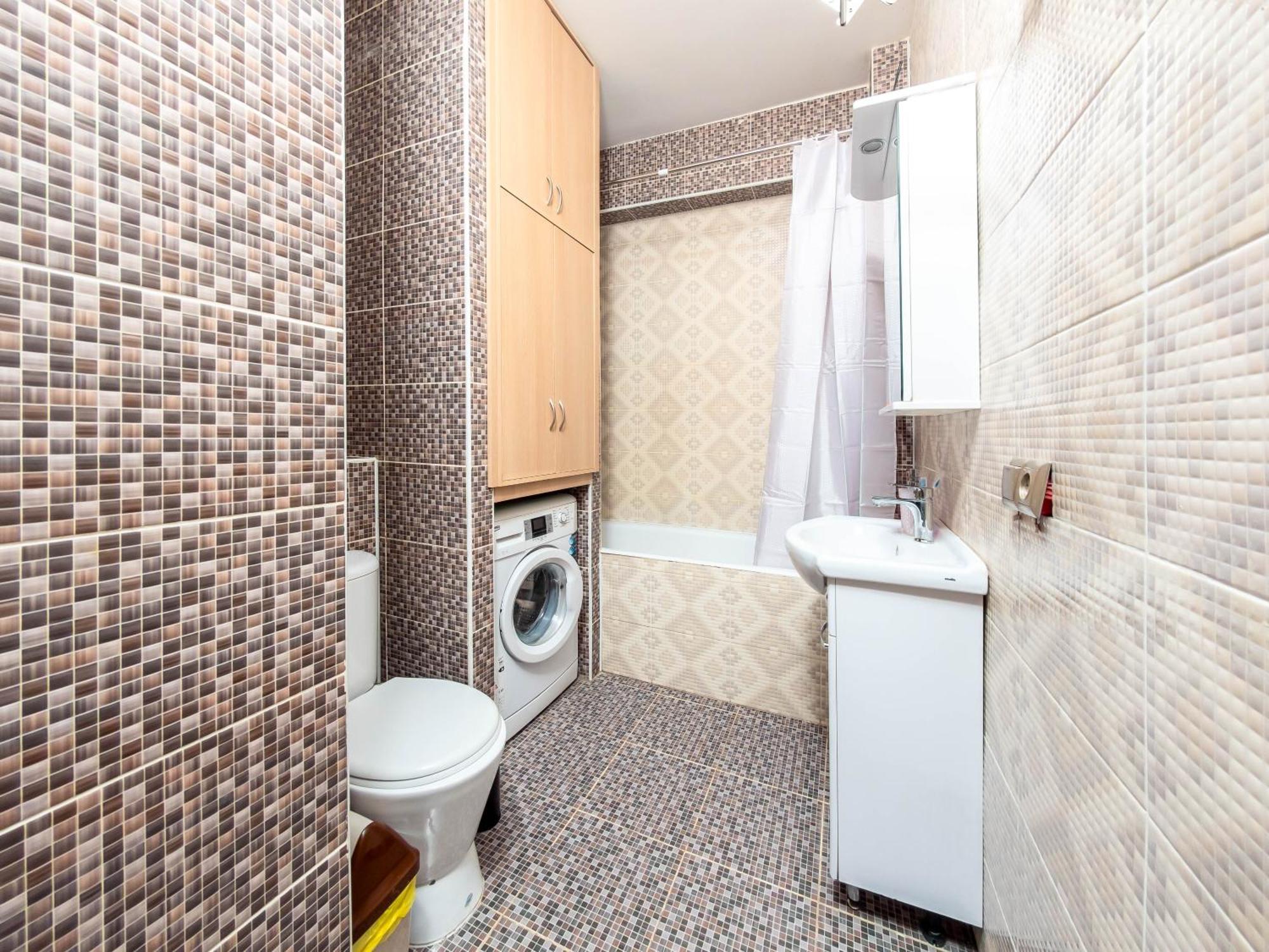 אלמטי Apartment Оn Makatayeva 5 B מראה חיצוני תמונה