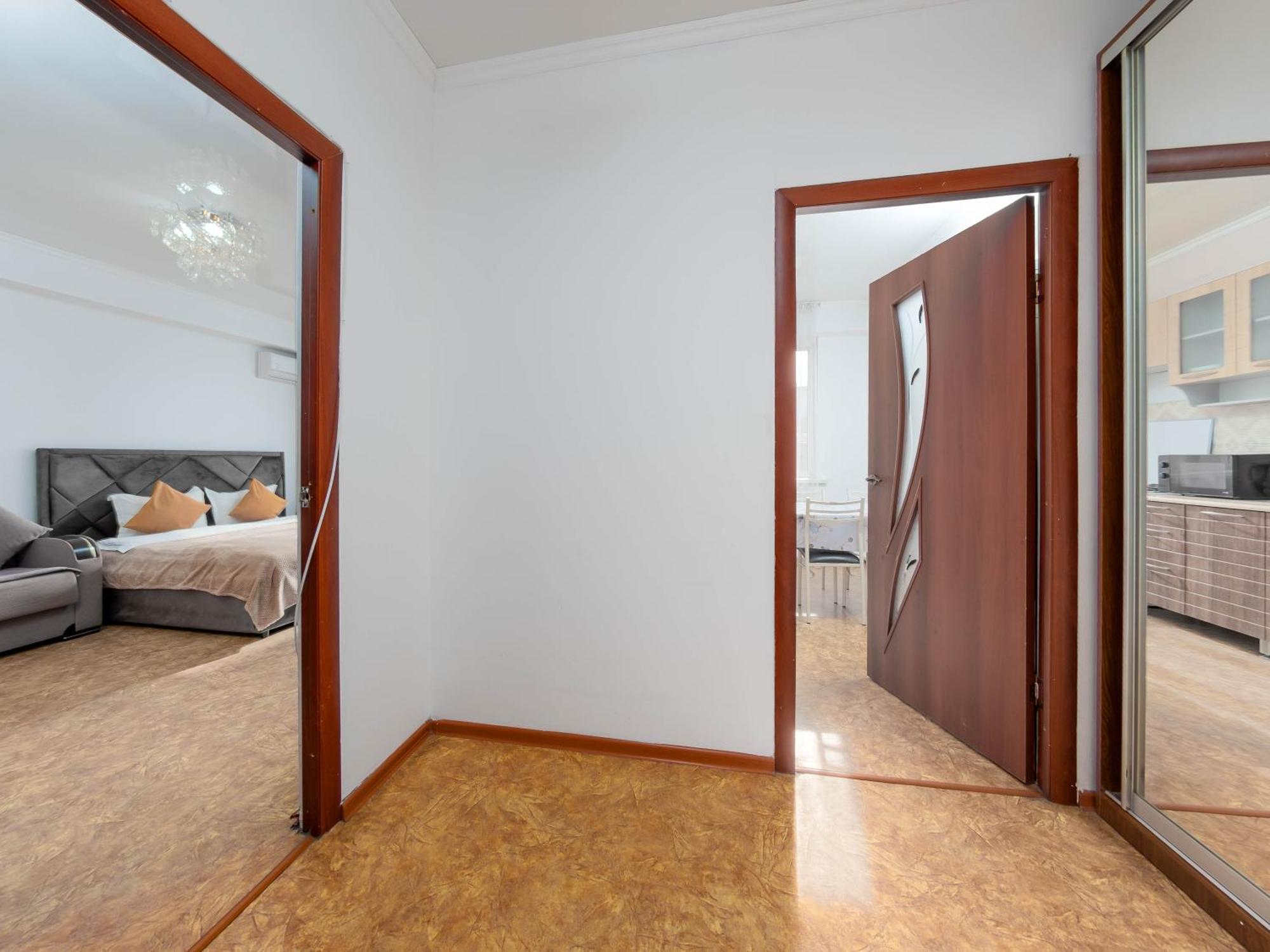 אלמטי Apartment Оn Makatayeva 5 B מראה חיצוני תמונה